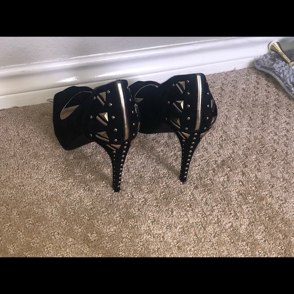 BLACK GIANNI BINI HEELS!!🔥🔥 SIZE 9!! - Picture 2 of 6